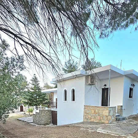 Mikri Vrisi * Perivolia (Evia)