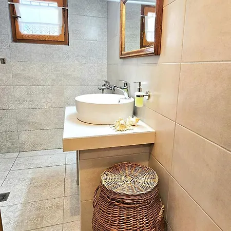Mikri Vrisi * Perivolia (Evia)