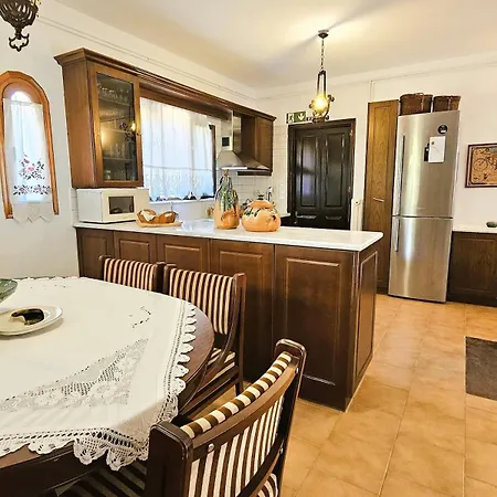 Mikri Vrisi Villa *