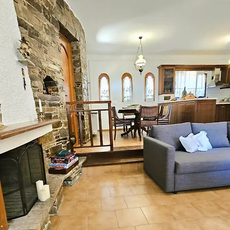Mikri Vrisi Villa *